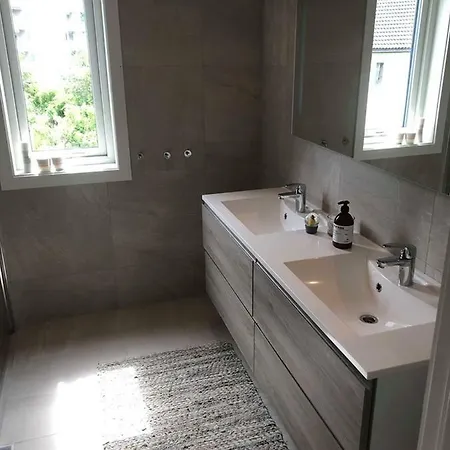 Brand New Familyhome In 度假居 *